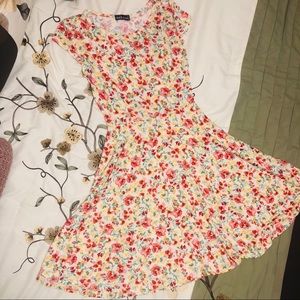 (NWOT) Cap sleeve, floral dress. Wet Seal.